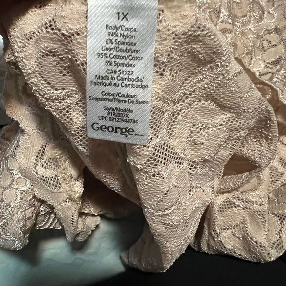 Sexy lacey plus panties - Picture 2 of 2